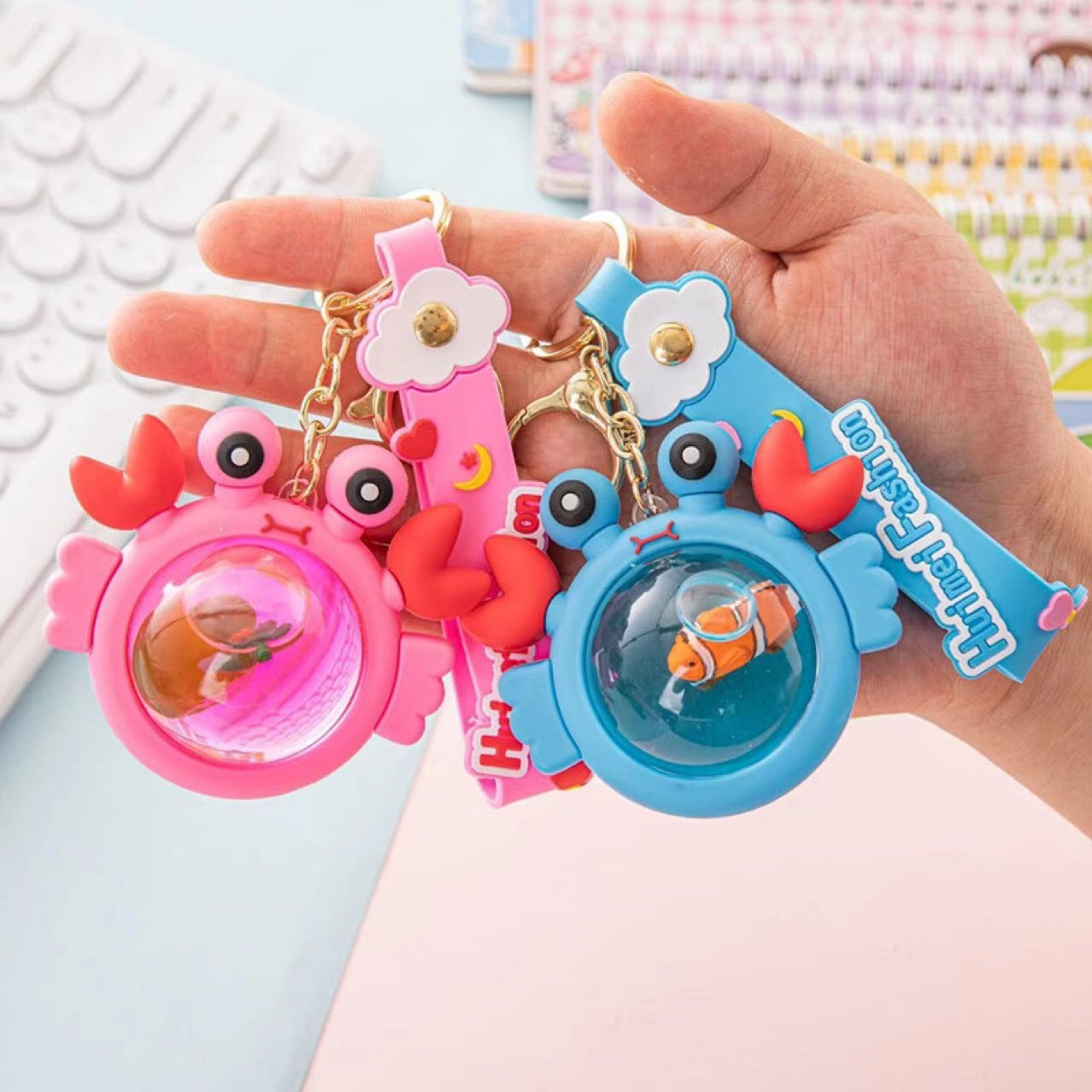 Wholesale Acrylic Floating Cartoon Crab Liquid Keychain